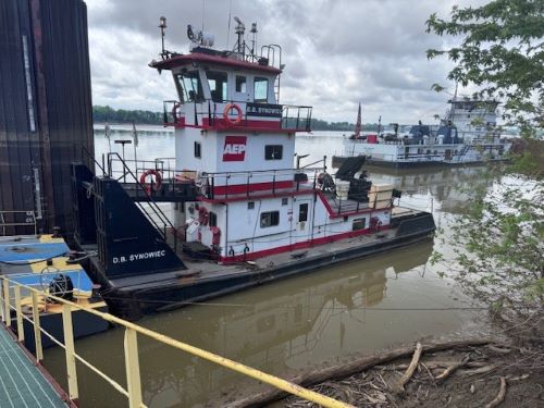 D B Synowiec Tow Boat (990086)